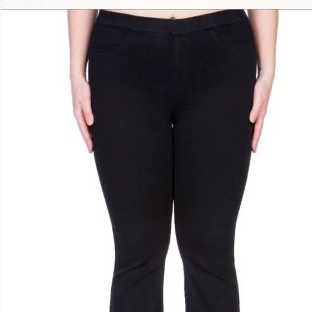 1x Cello pull on jegging flare pants 1x.